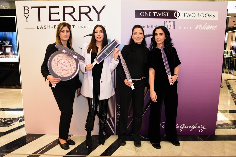 By Terry Lash-Expert Twist Brush